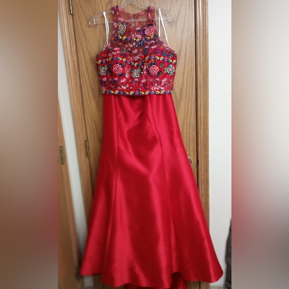 NWT-Prom/formal red 2 piece dress, never worn size 10, no alterations, new - Picture 3 of 17